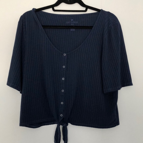 American Eagle Outfitters Tops - American Eagle Outfitters Crop Top